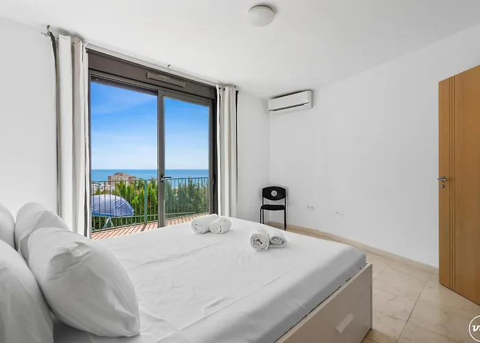 Vivi Homes - La Roca Pool, Terrace, Golf & Sea View Apartment *