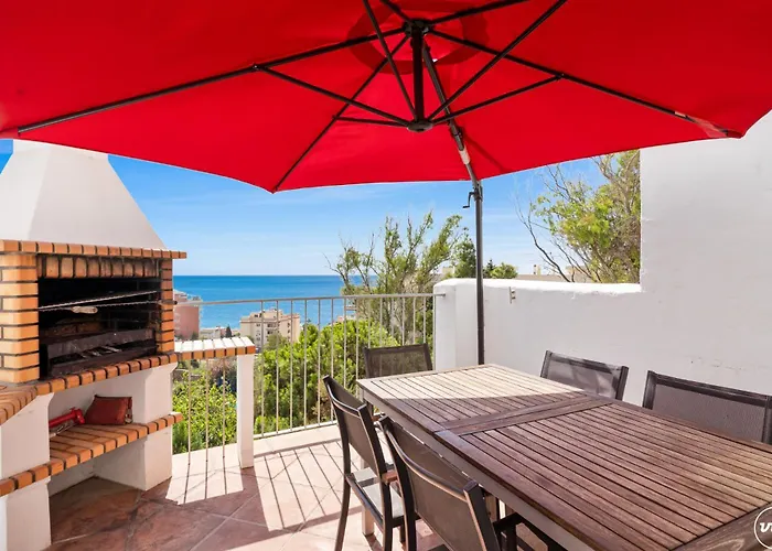 Vivi Homes - La Roca Pool, Terrace, Golf & Sea View Apartment Fuengirola