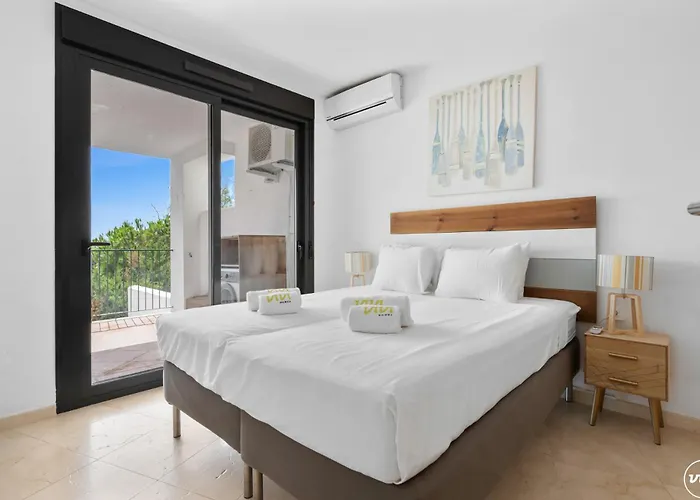 Vivi Homes - La Roca Pool, Terrace, Golf & Sea View Fuengirola